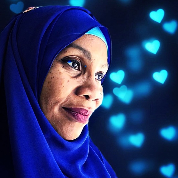 Meet your Posher, Faryal - Picture 2 of 2